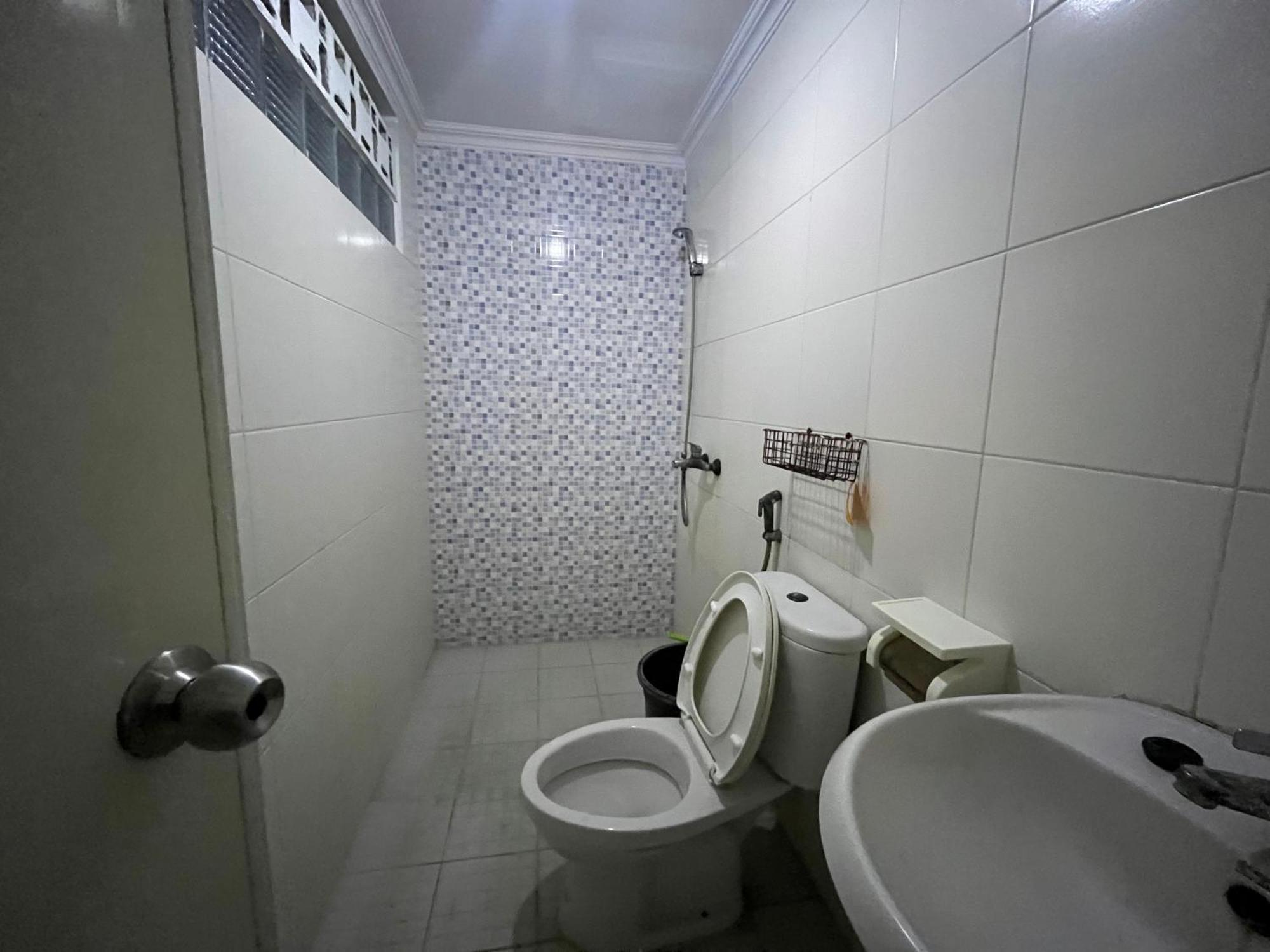 Spot On 94142 Al Fatih Residence Syariah 2 Jakarta Exterior foto